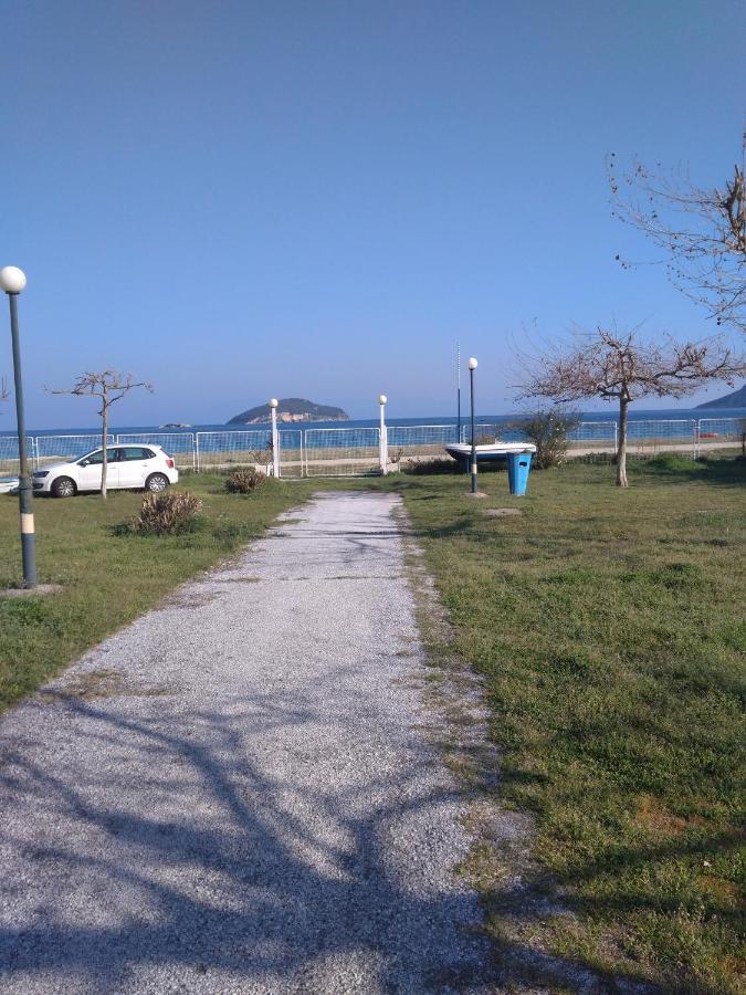 Aegean Seabreeze Leilighet Nea Iraklitsa Eksteriør bilde